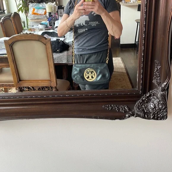 🛍🛍HOST PICK🛍🛍Stunning Tory Burch Crossbody leather bag - Picture 2 of 12